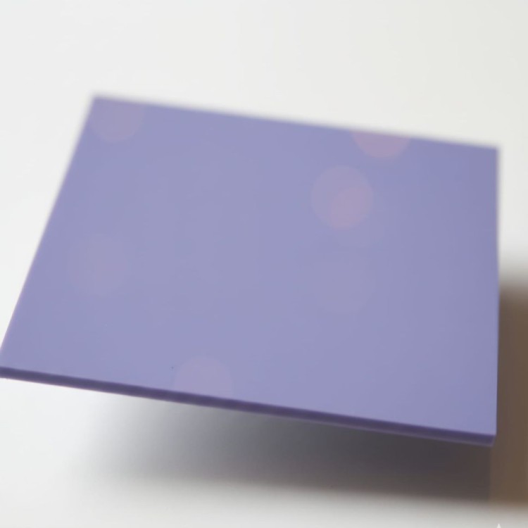 Plexi pastelowa fioletowa 3 mm 600×400 mm – strona matowa | ALUPLEXI