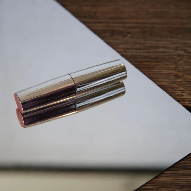 Plexi lustro srebrne 1,5 mm 600×400 mm – odbicie – pakiet 62 sztuk | ALUPLEXI